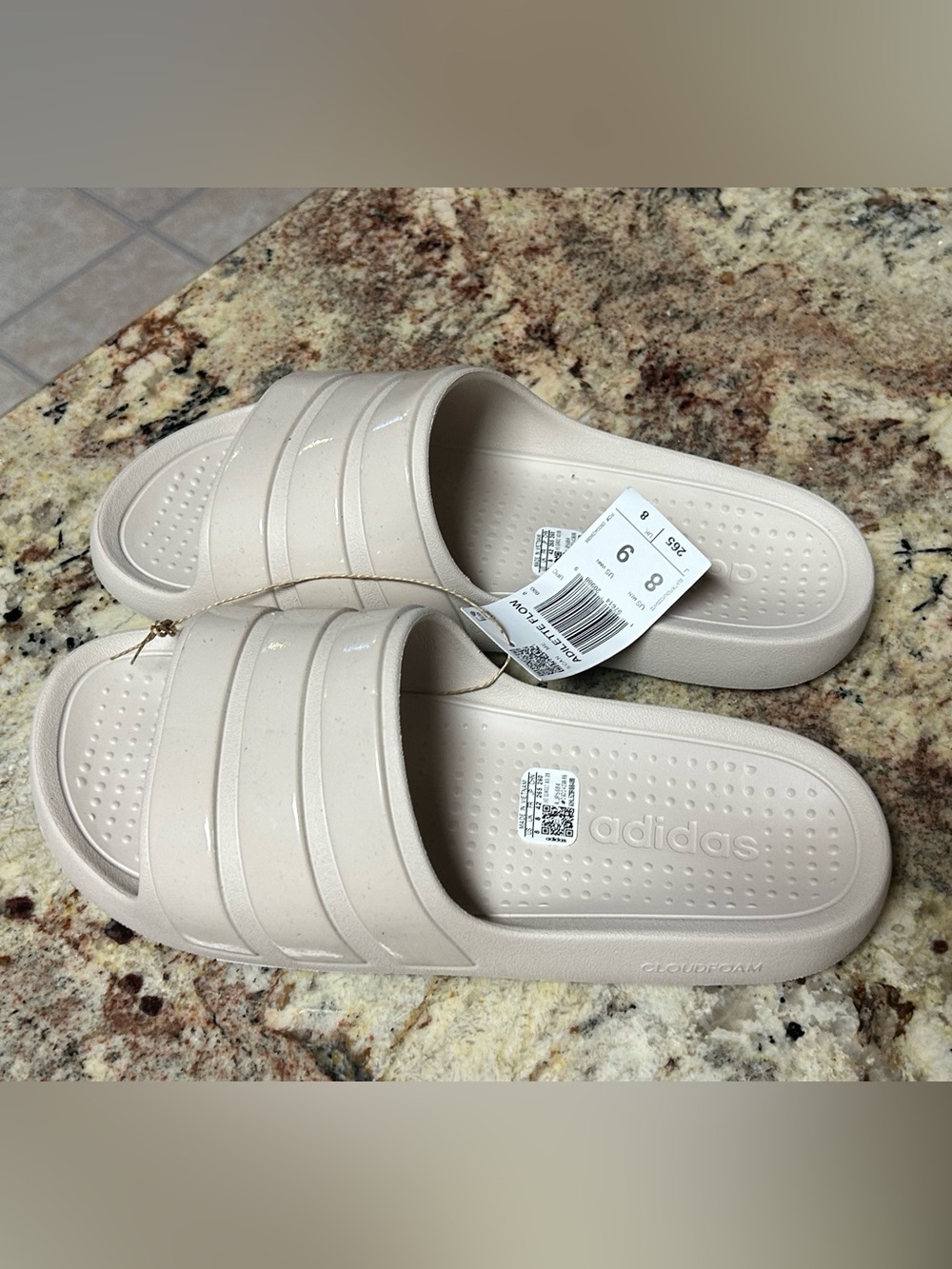 NWT adidas Cloud Foam Unisex Women’s 9 or Men’s 8 Cloudfoam Slide Sandals Ivory